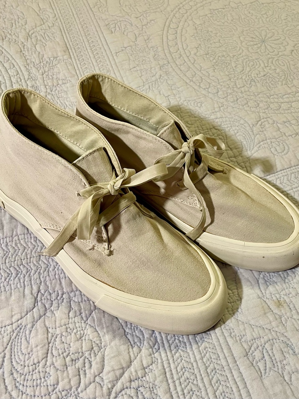 SeaVees Cream Canvas Velvet Ribbon-Lace Sneakers sz 9.5